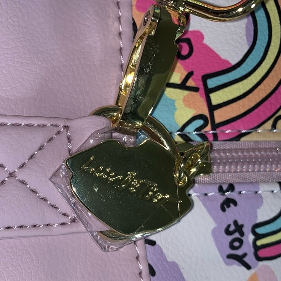 Betsey Johnson “Good Vibes” Weekender Travel Bag with Wristlet/Crossbody Bag - Picture 14 of 16